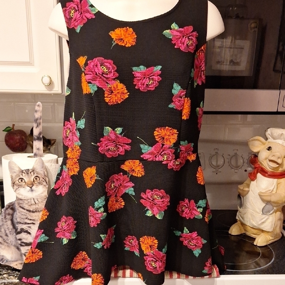 s Torrid Floral Sleeveless Top - Beautiful Size 1X